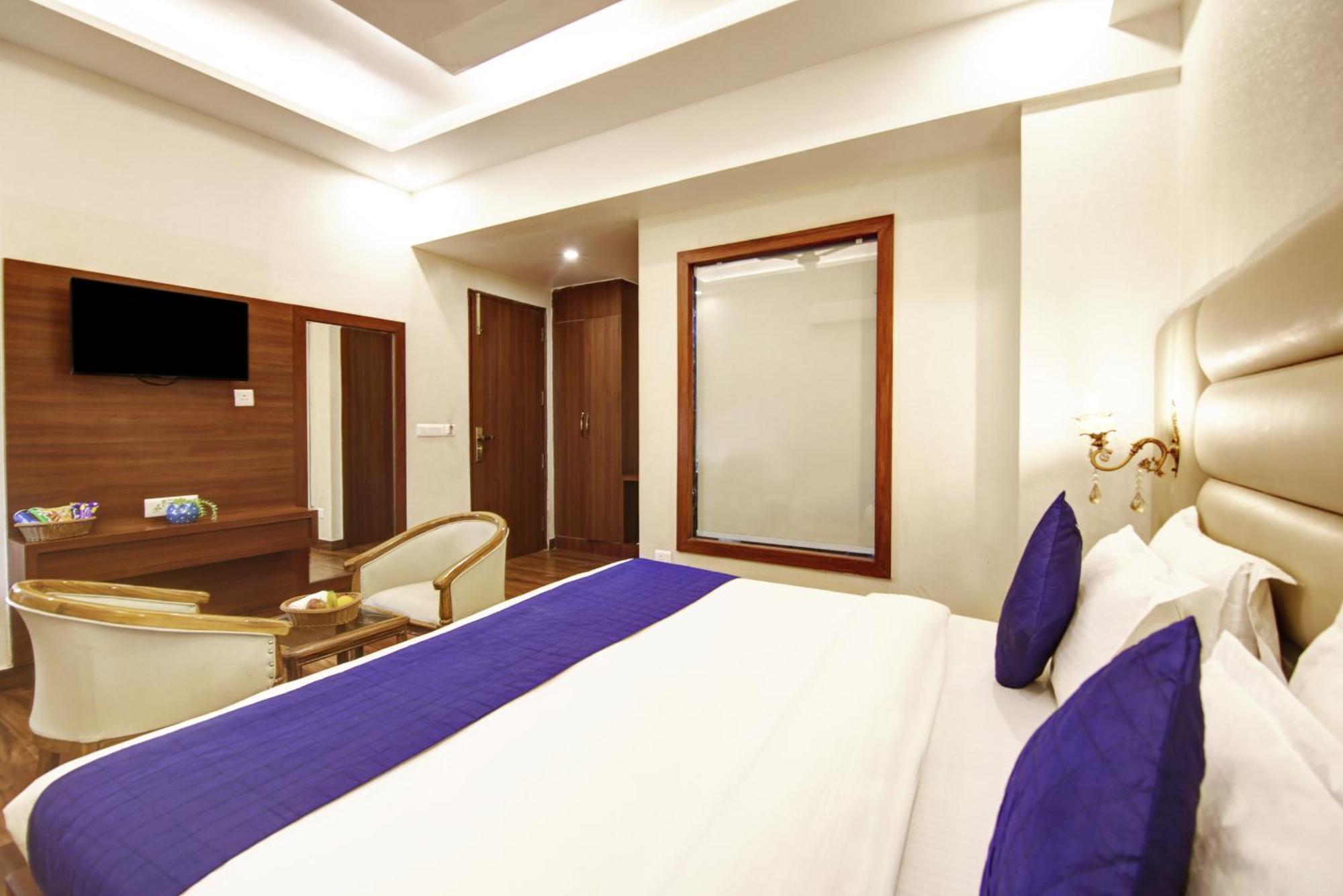 Marks Hotel & Banquet โนอิดา ภายนอก รูปภาพ