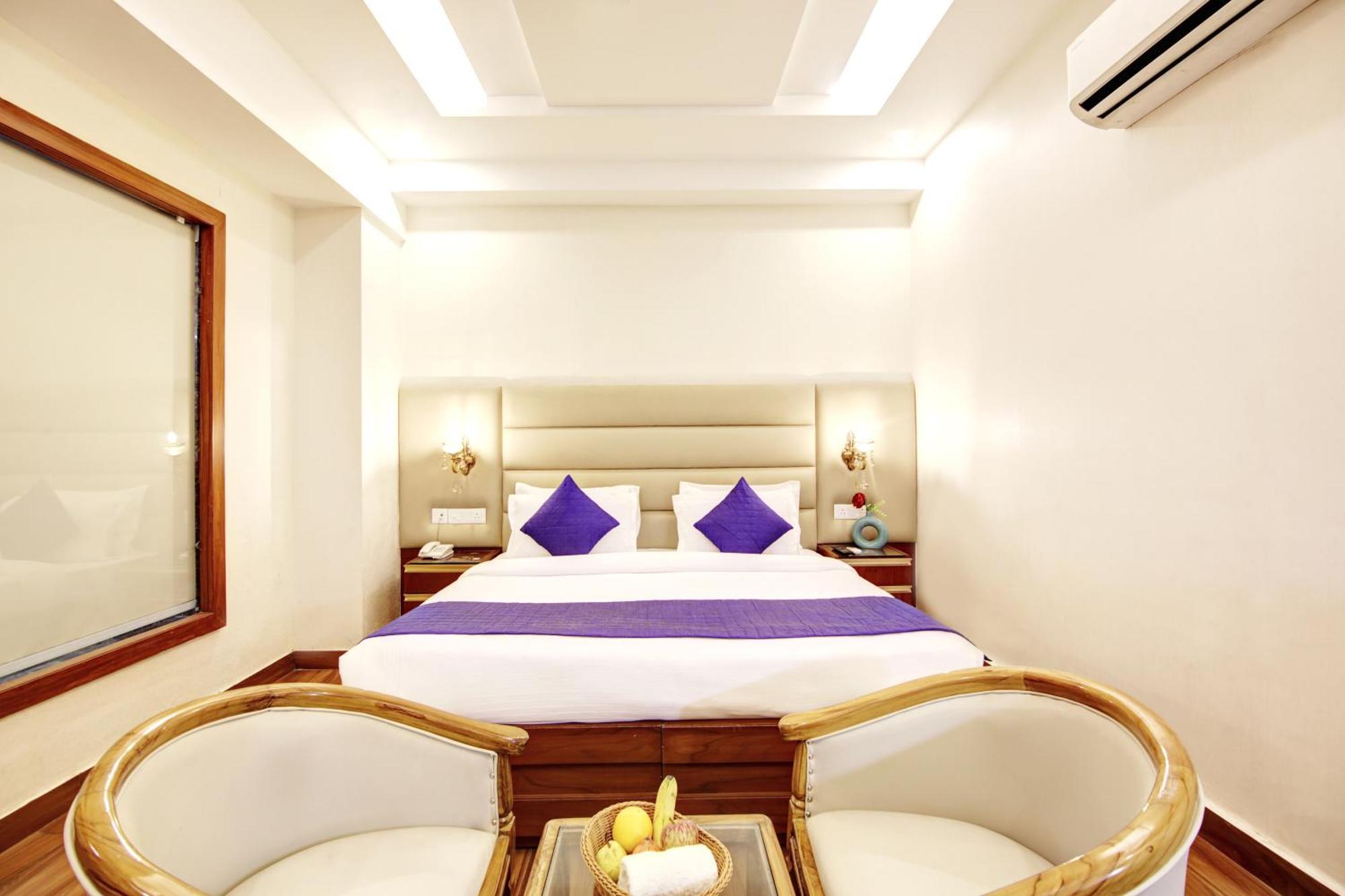 Marks Hotel & Banquet โนอิดา ภายนอก รูปภาพ