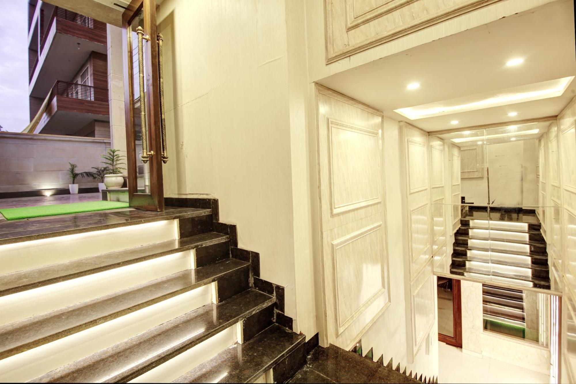 Marks Hotel & Banquet โนอิดา ภายนอก รูปภาพ