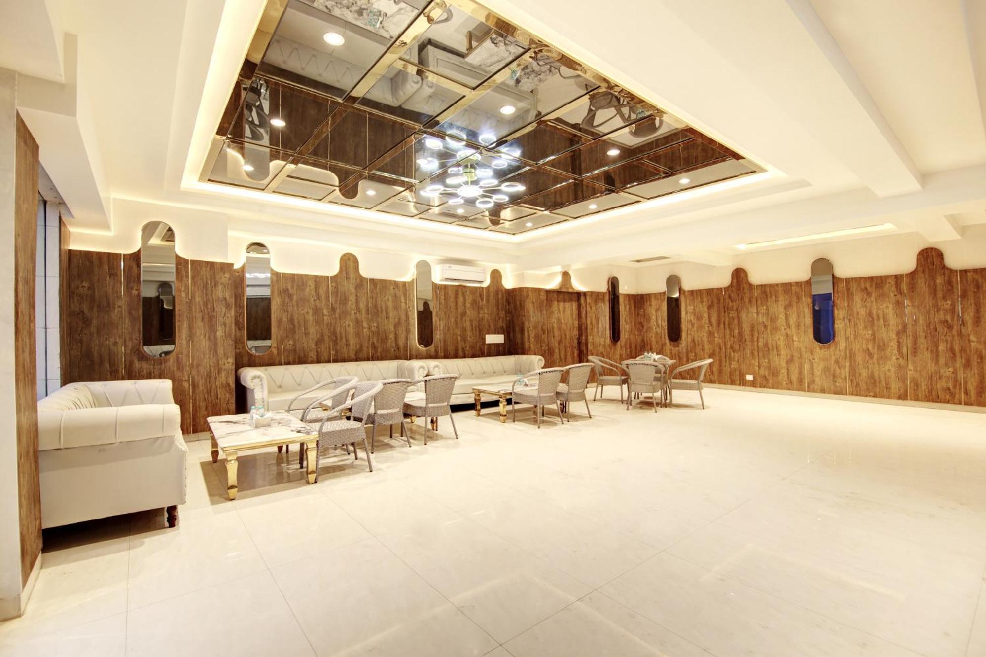 Marks Hotel & Banquet โนอิดา ภายนอก รูปภาพ