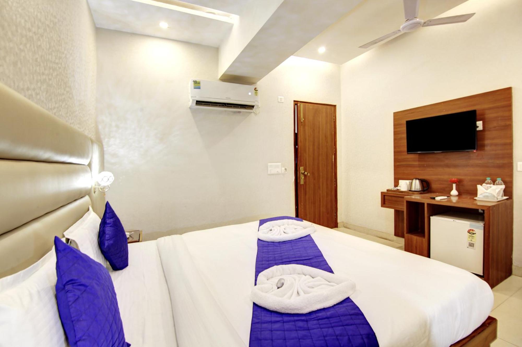 Marks Hotel & Banquet โนอิดา ภายนอก รูปภาพ