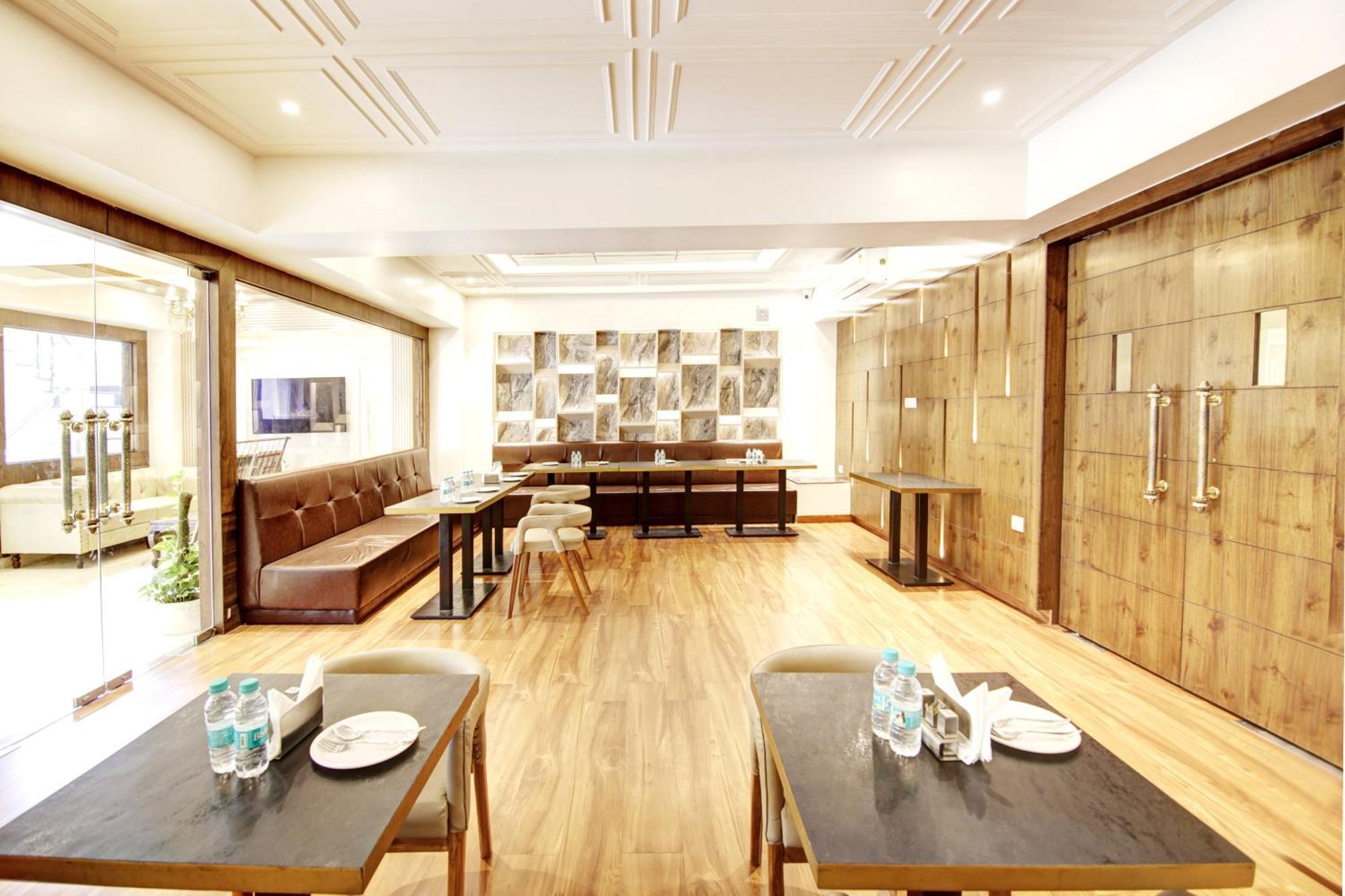 Marks Hotel & Banquet โนอิดา ภายนอก รูปภาพ