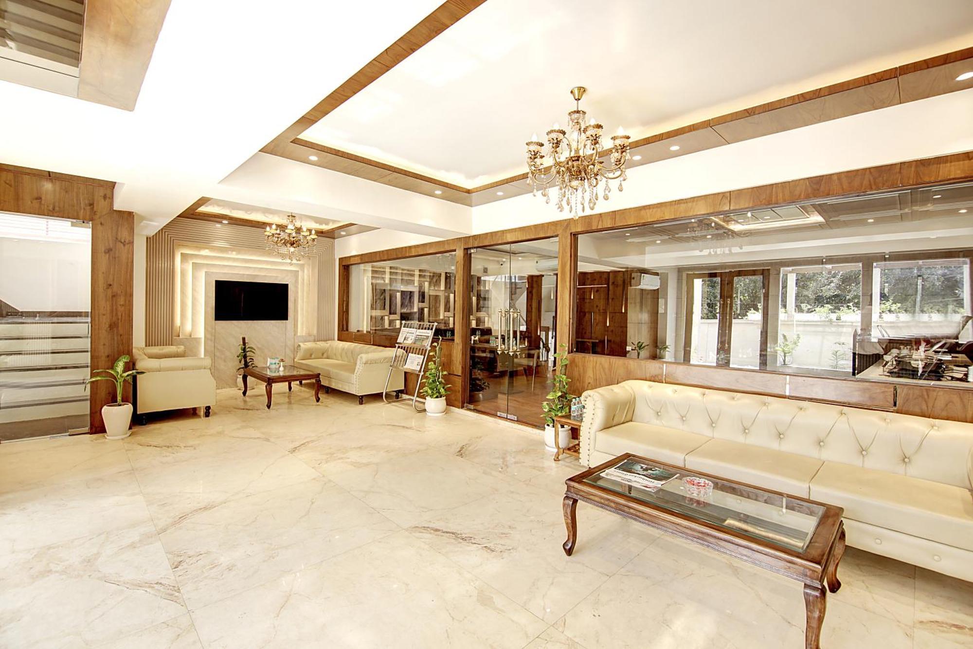 Marks Hotel & Banquet โนอิดา ภายนอก รูปภาพ